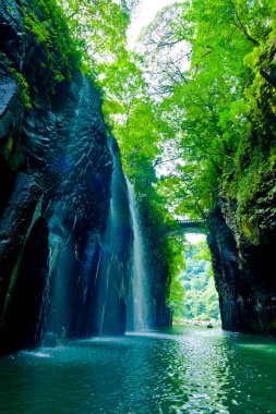 Manai Şelalesi - Japonya Tapınağı, Takachiho Boğazı