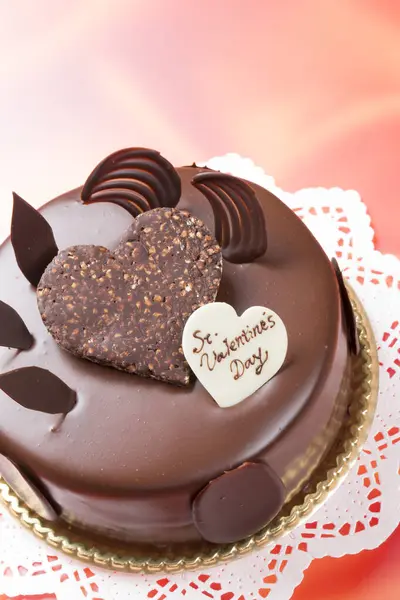 Gâteau Chocolat Avec Une Décoration Forme Coeur Sur Dessus — Photo
