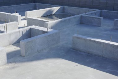 Vakfın inşaat sahasında beton blok