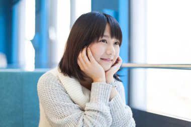 yakın çekim güzel genç Asyalı bir kadın portresi