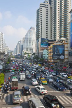 Japon şehrinin siluetine yeni dönem binalar hükmediyor..