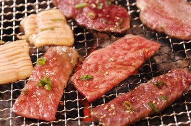 Izgara biftek ve yakitiku.