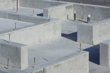 Vakfın inşaat sahasında beton blok