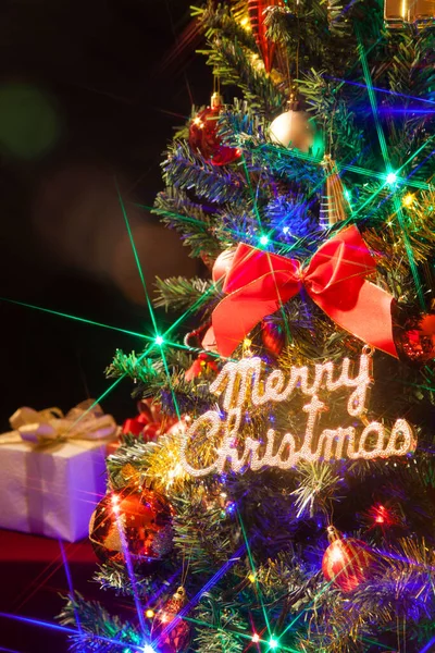 Κλείσιμο Του Χριστουγεννιάτικου Δέντρου Εορταστική Έννοια — Φωτογραφία Αρχείου