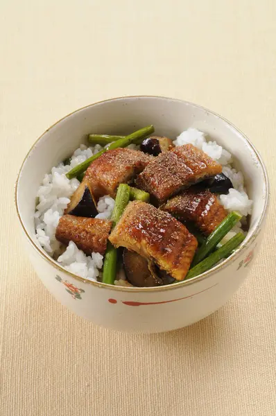 Lezzetli Japon yemeklerini yakından çek. 