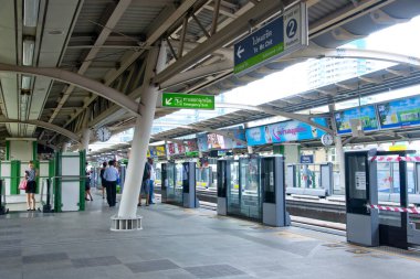 Tayland 'daki halka açık tren istasyonu.