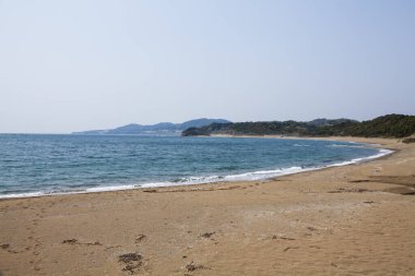 Sahilde güzel bir sahil doğa arka planında