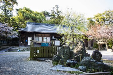 Japonya 'daki eski, geleneksel Japon tapınağı.