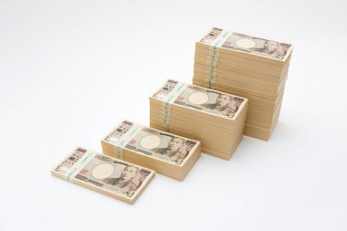 Japon para birimi, Yen banknotları yığını, finansal geçmiş 