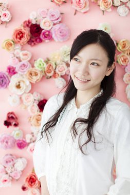 Asyalı genç bir kadın portresi