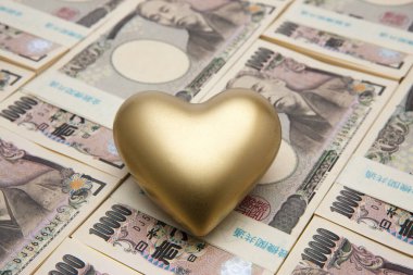 Altın kalpli Japon parası.