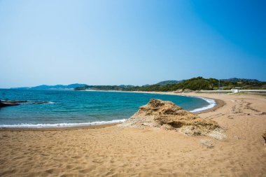 Sahilde güzel bir sahil doğa arka planında