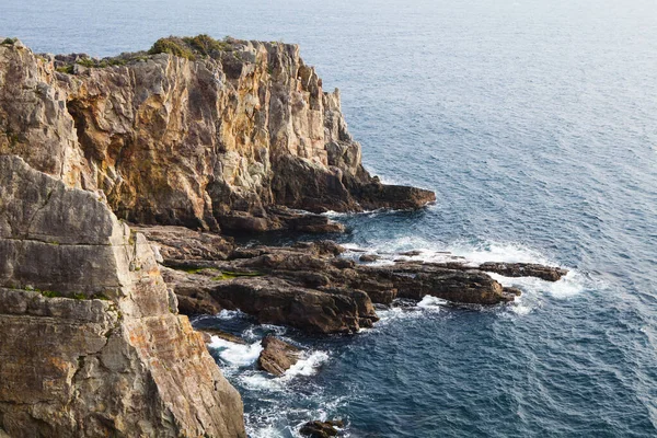 Prachtig Uitzicht Rotsachtige Zeekust Mooie Zeegezicht Natuur Achtergrond — Stockfoto
