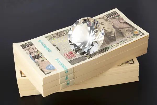 Waluta Japońska Stos Banknotów Jenowych Diamentem — Zdjęcie stockowe