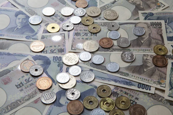 Japon para birimi, yen banknotları ve sikkeler