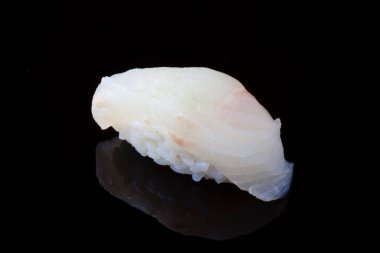 Geleneksel Japon yemekleri. Taze suşi yakın plan.