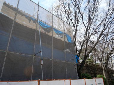 İnşaat alanında çalışma sürüyor.