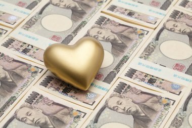 Japon parası, altın kalpli yeni banknotlar.