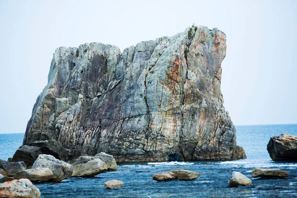 Schilderachtig Uitzicht Zee Met Majestueuze Kliffen Mooie Zeegezicht Natuur Achtergrond — Stockfoto