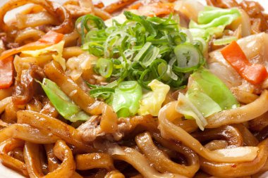 Sebzeli Çin eriştesi, yakın çekim.