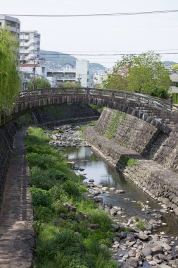 Yeşil Park 'ta nehir üzerindeki köprü.