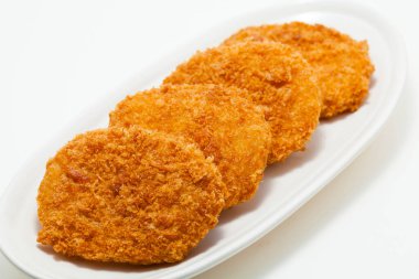 Lezzetli kızarmış tavuk nuggetları.