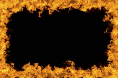 Siyah arkaplanda yanan ateş 