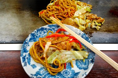 Asya yemeği, tavuk, sebze, pirinç.