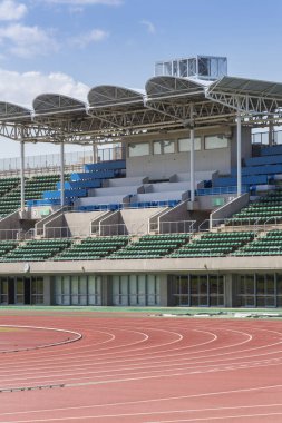 Gündüz vakti Amerikan Futbol Stadyumu. Açık hava sporu, etkinlik, şampiyonluk, maç, oyun alanı kavramı