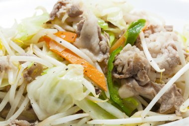 Lezzetli taze sebze salatasının yakın görüntüsü