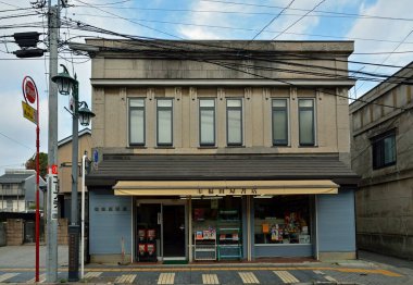 Yazın Japonya 'da Japon gelenekleri inşa edilir.