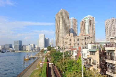 Sumida Nehri ve köprüsü. Tokyo, Japonya.
