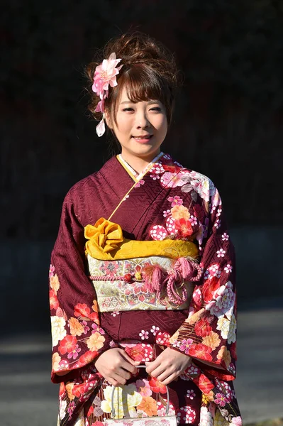 Portrait Japanese Young Woman Wearing Kimono — Stock Photo, Image