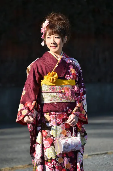 Retrato Japonês Jovem Mulher Vestindo Quimono — Fotografia de Stock