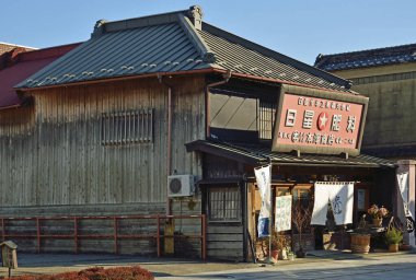 Çin şehrindeki eski ahşap ev.