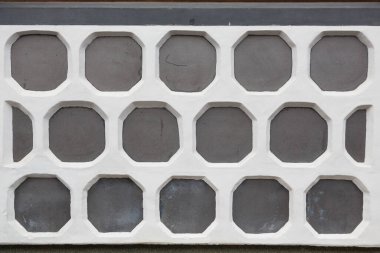 Gri plastik profilin metal profili