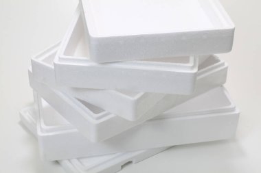 Beyaz kutular yığını yakın çekim görünümü