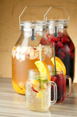 Yaz limonata içkisi yakın çekim görüntüsü