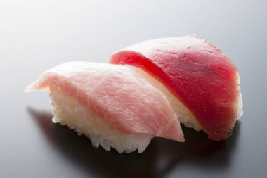 Geleneksel taze suşi.