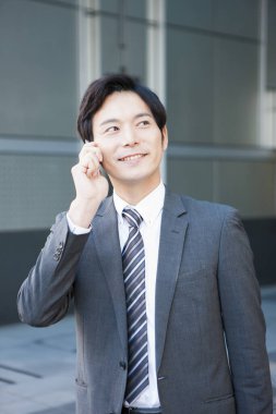 genç işadamı ile smartphone