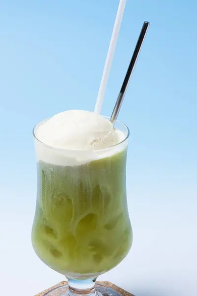 Iced Matcha Latte Bakgrunden — Stockfoto