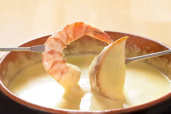 Close View Delicious Cheese Fondue Shrimp — Stock Photo, Image