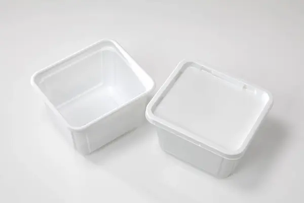 Plastové Nádoby Potraviny Bílém Pozadí — Stock fotografie