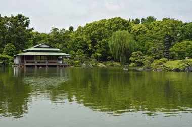 Kiyosumi Bahçesi - Tokyo, Japonya 'da geleneksel Japon bahçesi