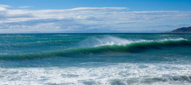 Deniz kıyısının güzel manzarası