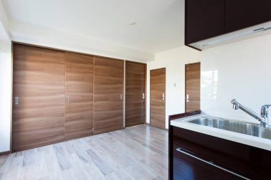 Yeni daire modern bir mutfak