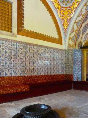 İstanbul 'daki eski caminin içi, hindi.