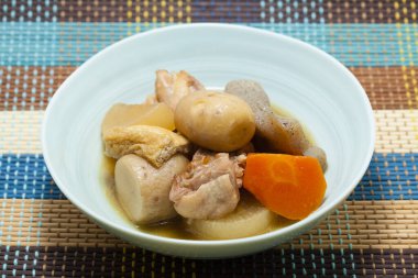  Pişmiş sebzelerin mutfak fotoğrafı. Asya yemekleri 