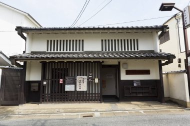 Köydeki geleneksel Japon evleri. 
