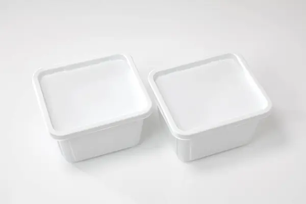Recipientes Plástico Para Alimentos Fundo Branco — Fotografia de Stock